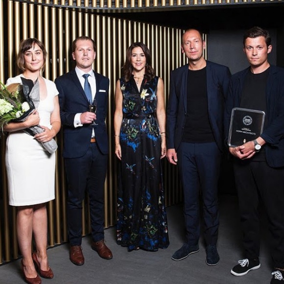 Alice + Olivia MARIANNA ENCHANTED FOREST maxi gown - Picture 7 of 8